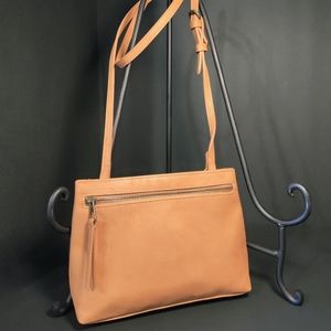 UNIVERSAL THREAD GOODS CO. Tan Crossover Bag/Purse/Handbag⭐
